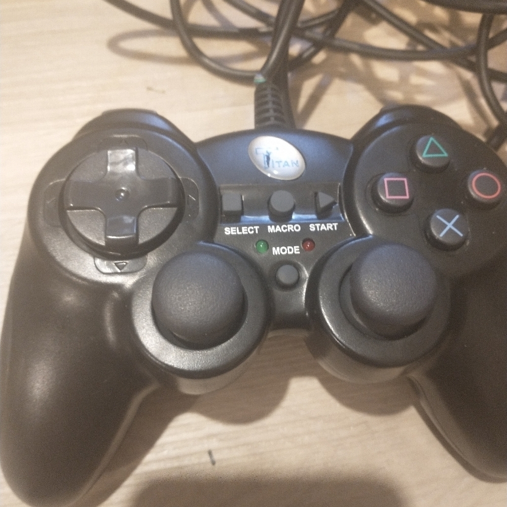 PS2  wired controller‎